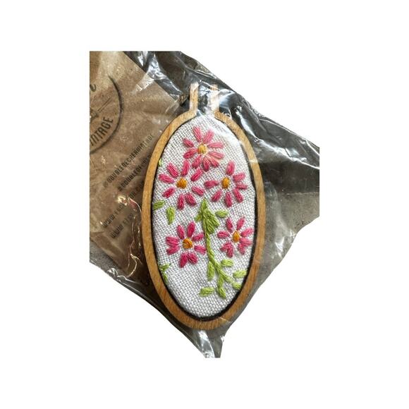 Large Oval Handmade Embroidered Loom Pendants from Vintage Handkerchiefs - Picture 4 of 7